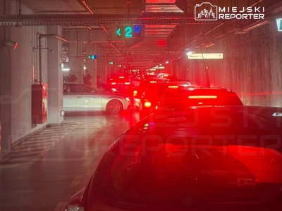 Paraliż galerii w Warszawie. Kierowcy utknęli na podziemnym parkingu. Nawet na 3 godziny