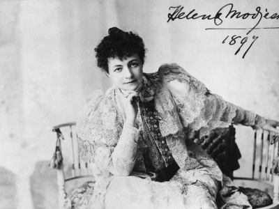 Na kolanach przed „ą”, „eł” i „żet” – 185. rocznica urodzin Heleny Modrzejewskiej