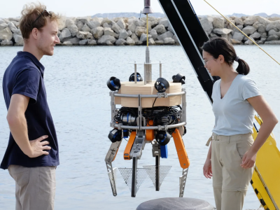 Nurkujący robot wyposażony w gigantyczną rękę, może nam pomóc w rozwiązaniu poważnego problemu