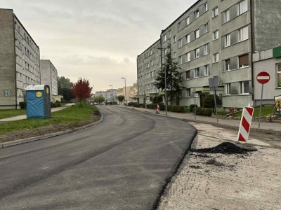 Po 40 latach doczekali się! Trwa remont dróg osiedlowych na Kazimierza Wielkiego