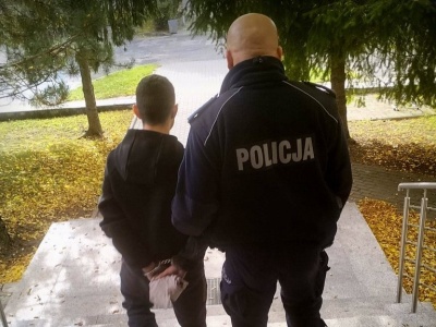 20-latek zaatakował kuriera i ukradł towar. Wpadł w ręce bydgoskich policjantów. Grozi mu 20 lat więzienia