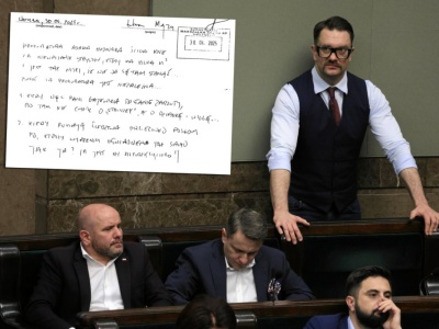 Łukasz Mejza poseł PiS miał jechać 200 km/h. W oświadczeniu majątkowym nie wspomniał o samochodzie