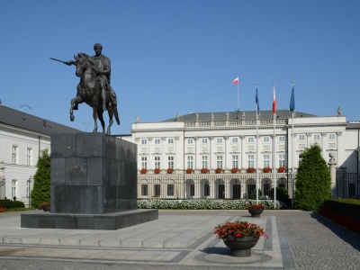 Ile zarabiają u prezydenta Nawrockiego? KPRP odpowiedziała
