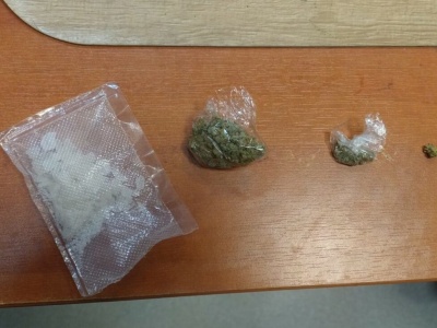 27-latek ukrywał narkotyki w aucie, w którym były dzieci