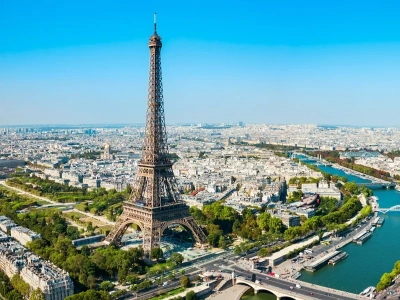 Zjeżdżalnia zamiast wieży Eiffla? Te informacje wzbudziły emocje