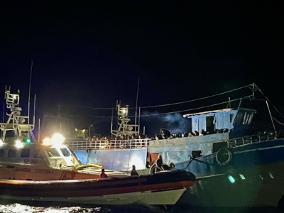 Zatruli się oparami silnika. Dwie osoby nie żyją, wiele w ciężkim stanie