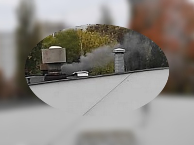 Czytelnik alarmuje o czarnym dymie z komina. Straż Miejska wyjaśnia sytuację