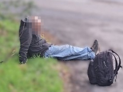 Tajemniczy mężczyzna siedział przy drodze w Poznaniu. Nagle zadzwonił telefon z Berlina