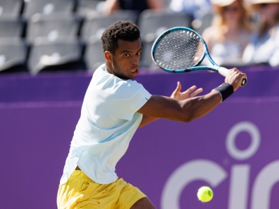 Obrońca tytułu przegrał z nastolatkiem. Weterani pokazali moc