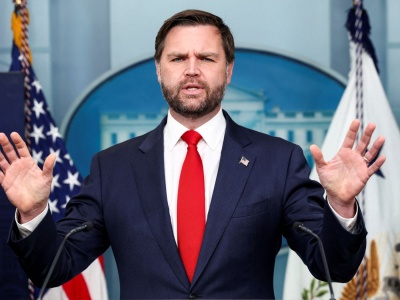 „Kocham Hitlera”, „małpy”, „p***ł”. Wyciek wiadomości Młodych Republikanów podzielił prawicę w USA