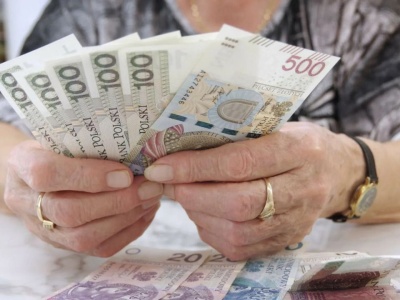 Listopad ze zmianą w wypłatach z ZUS. Niektórzy seniorzy nie zobaczą pieniędzy na koncie
