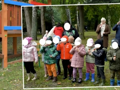 No to siup! Dzieci z kieliszkami w dłoniach wznosiły toast za nowy plac zabaw