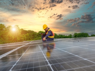 Czarne złoto traci blask. Historyczny wynik OZE w Polsce