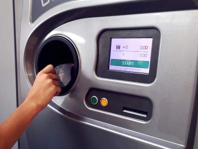 MKiŚ: decyzja o ewentualnym rozszerzeniu systemu kaucyjnego o tzw. małpki w 2026 r.