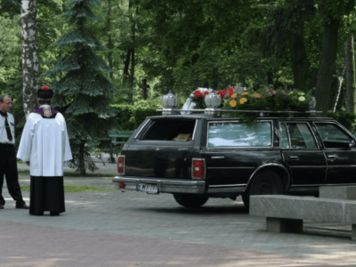 Zarobki grabarza przyprawiają o zawrót głowy! Tyle może dostać 