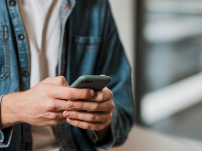 Szantaż intymnymi zdjęciami. 33-latek z Bielska chciał wymusić seks na 18-latce