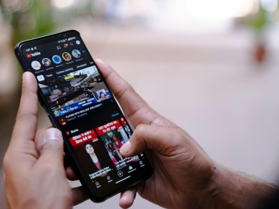 YouTube przechodzi metamorfozę. Po wersji webowej przyszedł czas na aplikację na Androida i iOS