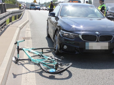 Coraz więcej wypadków z udziałem pieszych, rowerzystów i hulajnóg