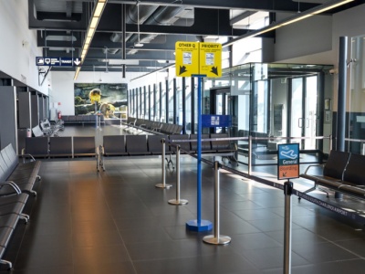 Zmiany dla pasażerów. Koniec z papierowymi kartami na lotnisku