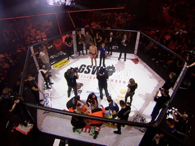 Szokująca scena na gali w Polsce! Zawodnik zniesiony na noszach