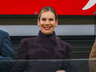 Marta Nawrocka w świetnym humorze na stadionie. Tak kibicowała na meczu piłki nożnej