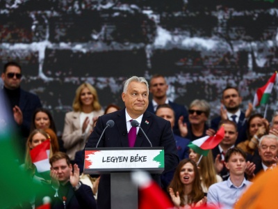 Orbán jeszcze nie przegrał. Choć w sondażach traci