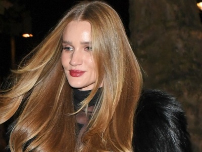 Piękna modelka wyszła i zachwyciła. Patrzyli tylko na jedno