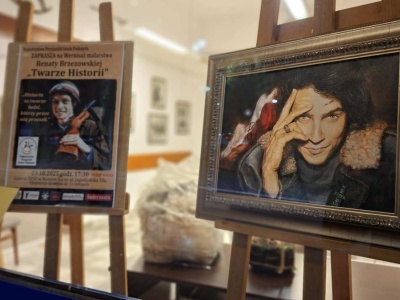 Emocje, pamięć i sztuka. Renata Brzezowska pokazała „Twarze historii” w Nowym Sączu