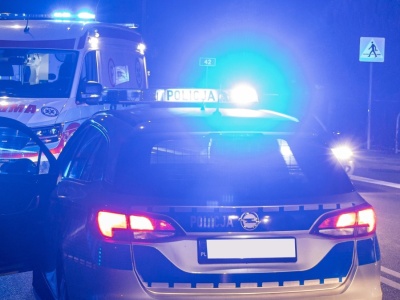 Dramatyczny finał nocnej służby. Radiowóz zderzył się z osobówką