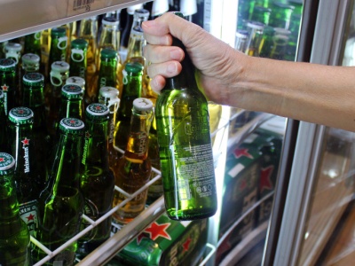 Czeka nas wzrost popularności tzw. turystyki alkoholowej? Powodem nocna prohibicja