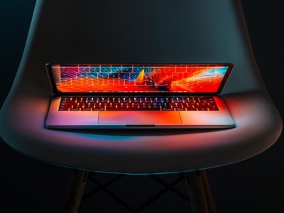 Przedsiębiorca stracił ponad 40 tys. euro. Oszuści przechwycili jego e-maile