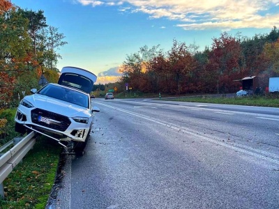 Audi na barierze. Okazało się, że nie jest pegazem