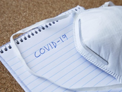 Podejrzewasz, że masz COVID? Oto, co powinieneś zrobić