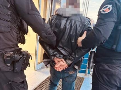 Policjanci skutecznie zatrzymali ośmiu poszukiwanych przestępców