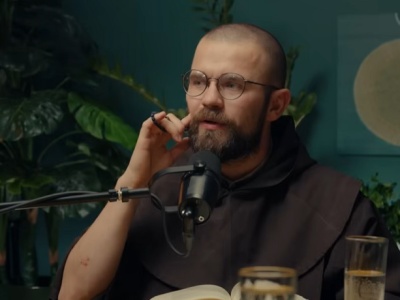 Czy homoseksualistów nie warto uczyć o porządku moralnym? Dziwna postawa polskiego karmelity