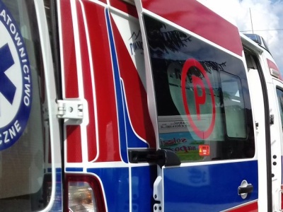 Działania w gminie Korzenna. Mężczyzna spadł z dachu