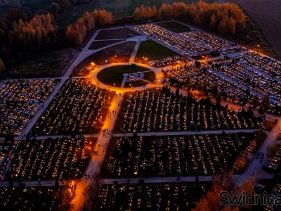 Wojewoda unieważnia część przepisów dotyczących cmentarzy komunalnych, w tym procedurę likwidacji grobów