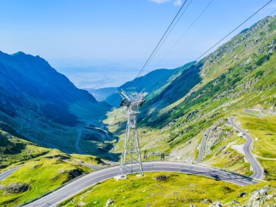 Droga Transfogarska (Transfăgărășan) – legenda Karpat i najpiękniejsza trasa Rumunii