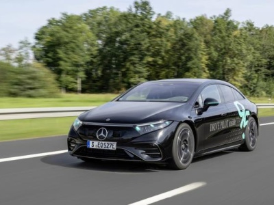 Turkusowe światła w samochodach - ruszają testy autonomicznych Mercedesów na niemieckich drogach