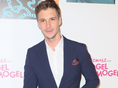 Mikołaj Roznerski to nie tylko aktor. Ma jeszcze drugi wyuczony zawód. Aż zrobiliśmy wielkie oczy