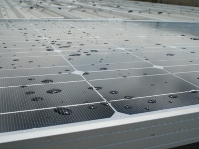 Chińczycy sprzedają fotowoltaikę poniżej kosztów. W Europie dałoby się ją produkować za 150 euro/kWp, może mniej