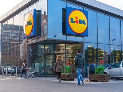 Kurtki poszły w odstawkę. Zamień je na wygodne okrycie z Lidla za 69 zł