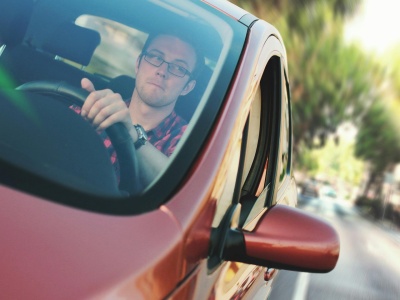 Alimenciarzom odbiera się prawo jazdy. Absurdalny pomysł, który działa