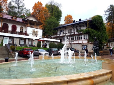 To uzdrowisko jesienią przyciąga jak magnes. Malownicze widoki i lecznicze wody czekają