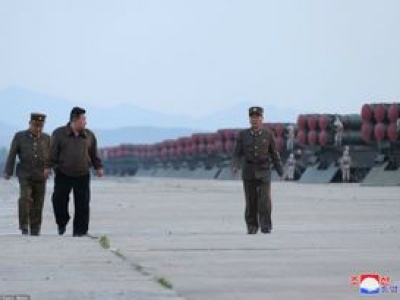 Korea Płn. przeprowadziła test potężnych rakiet. Przed Trumpem w Seulu