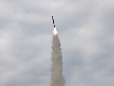 Korea Północna testuje pociski manewrujące tuż przed wizytą Trumpa w Seulu