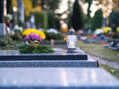 ​Z tego nigdy nie rób stroika na Wszystkich Świętych. Możesz dostać mandat