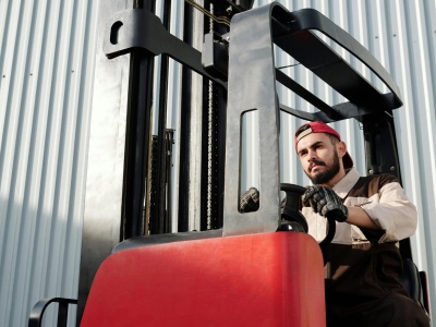 Wybór odpowiedniego wózka widłowego. Klucz do efektywności magazynowej