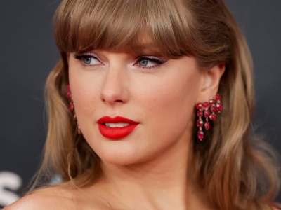 Syndrom najstarszej córki: Taylor Swift porusza ten temat w swojej piosence, psycholog komentuje