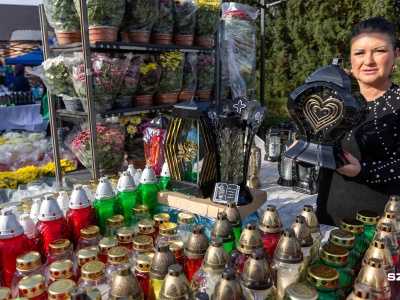 Rusza handel pod cmentarzem. Mieszkańcy: jest drożej